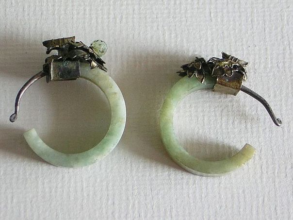 Pair of jadeite earrings with pearls – (0695)